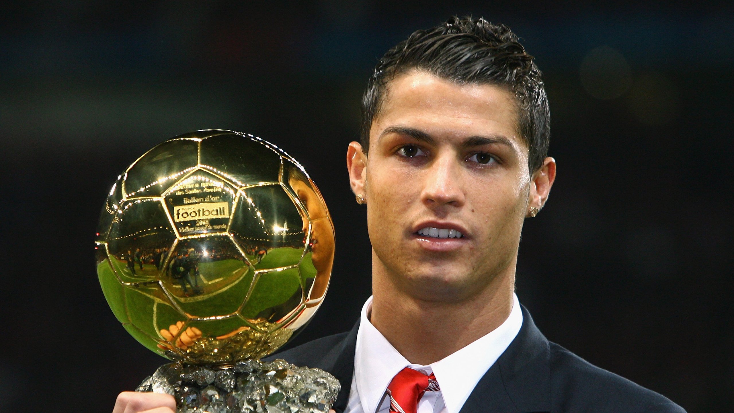 足球历史上的里程碑:创造纪录的瞬间,足球,历史